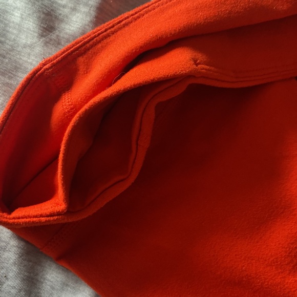 UNDER ARMOUR BLOOD ORANGE CAPRI LEGGINGS - Size S - Picture 2 of 4